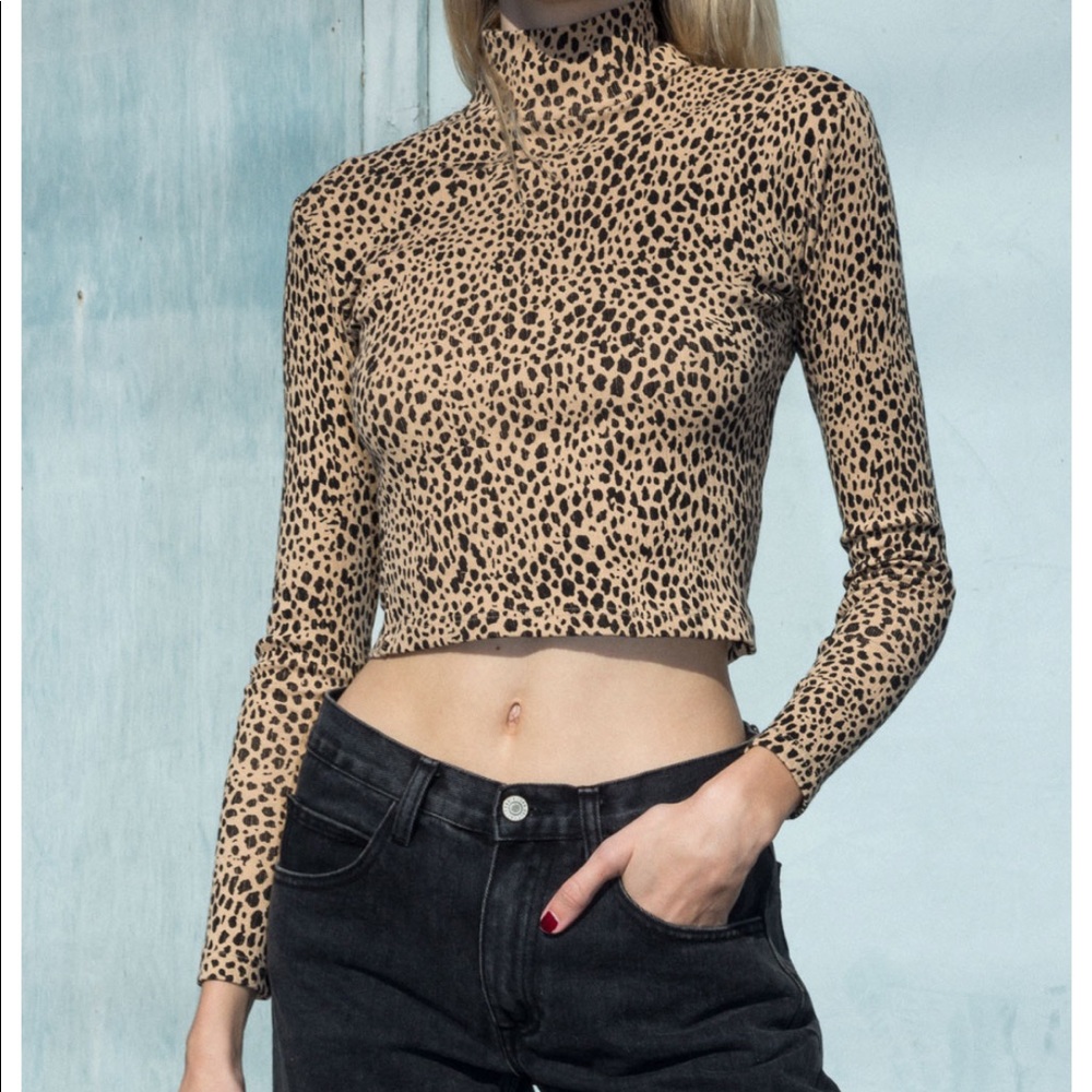 Brandy Melville Daniela Turtleneck Cheetah